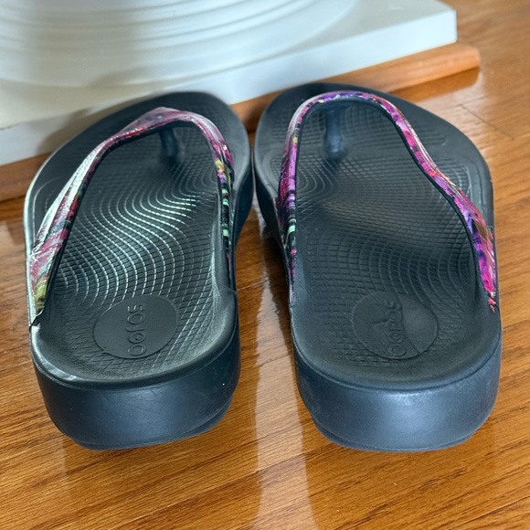 OOFOS Oolala Limited Edition Neon Rose Women's Flip Flop Sandals Size 42 - Picture 3 of 8